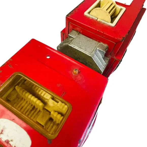 Vintage Large Tonka Toy Fire Truck Red Metal Plastic Model Rusty 1986 MetalSo